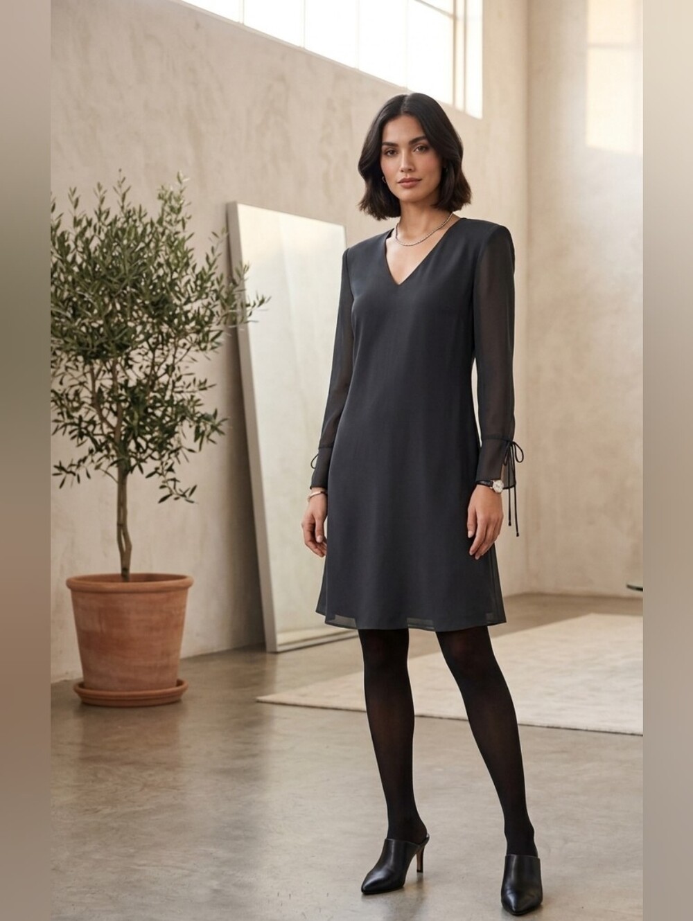 Stunning Donna Ricco V Neck Sheer Long Sleeve Little Black Dress Sz 6P
